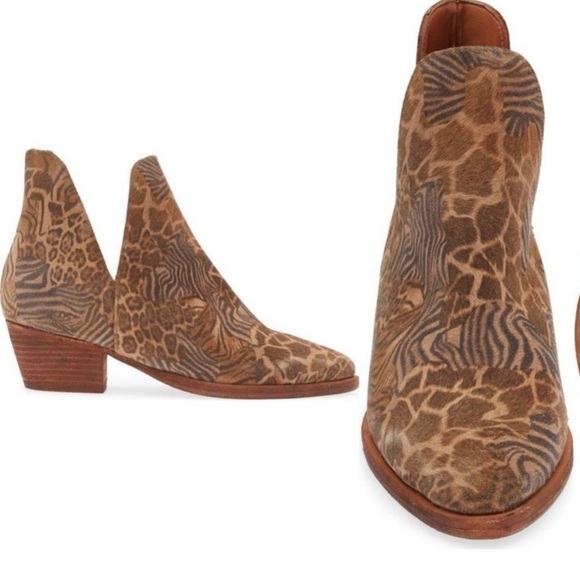 Free People Animal Charm Double V Ankle
Boots Size 7 - Picture 5 of 14
